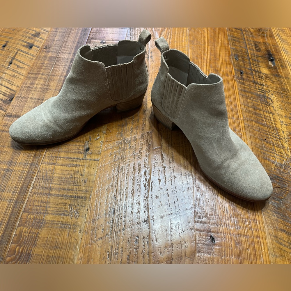 Michael Kors Shaw Suede Chelsea Ankle Boot Size 9 - Picture 11 of 13